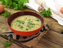 Einbrennsuppe mit Eingetropftem Einbrennsuppe mit Eingetropftem