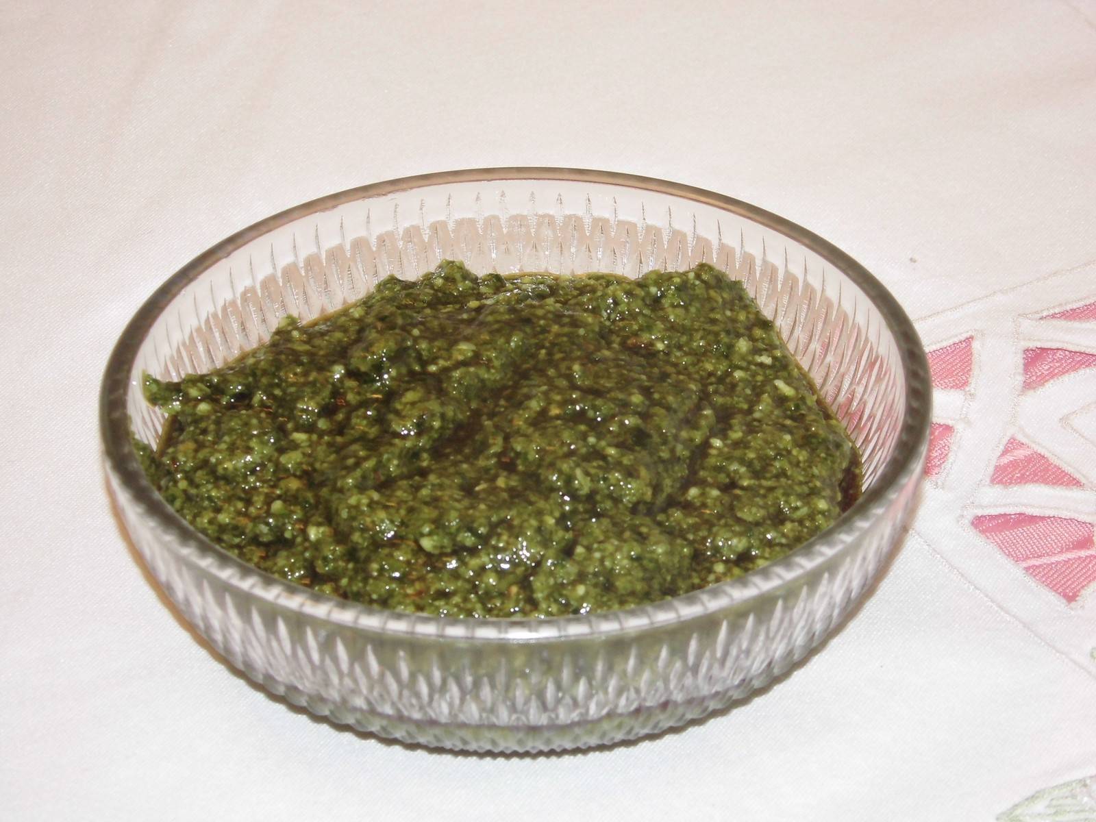 Liebstöckelpesto (Magikrautpesto)