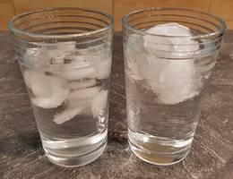 In welchem Glas wird das Eis wohl schneller schmelzen?