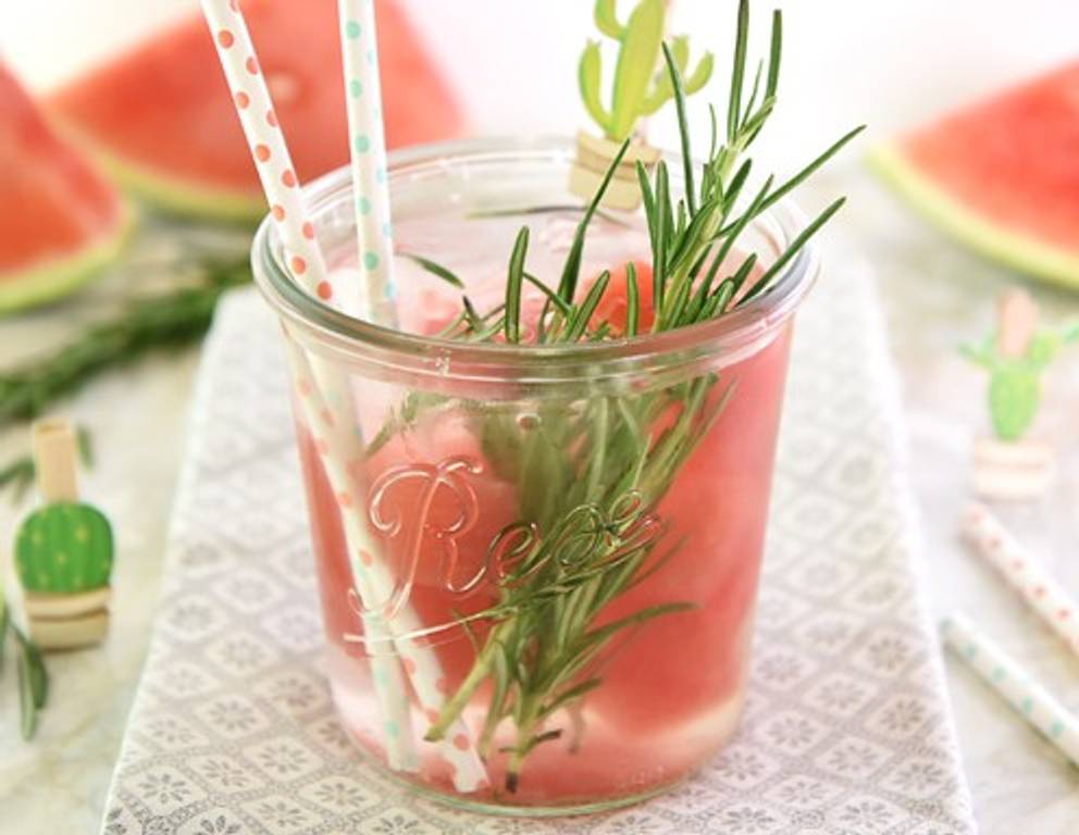 Wassermelonen-Rosmarin-Infused Water Wassermelonen-Rosmarin-Infused Water