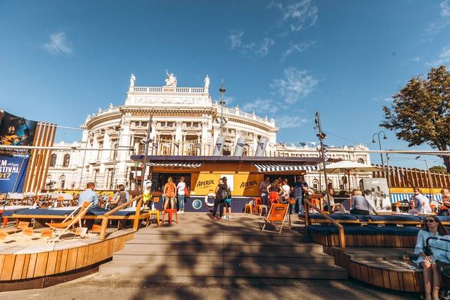 Riva Aperol Bar am Rathausplatz