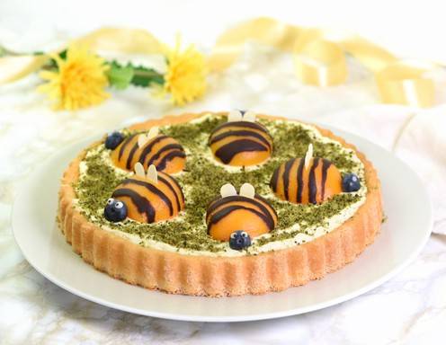 Marillen-Bienen-Kuchen