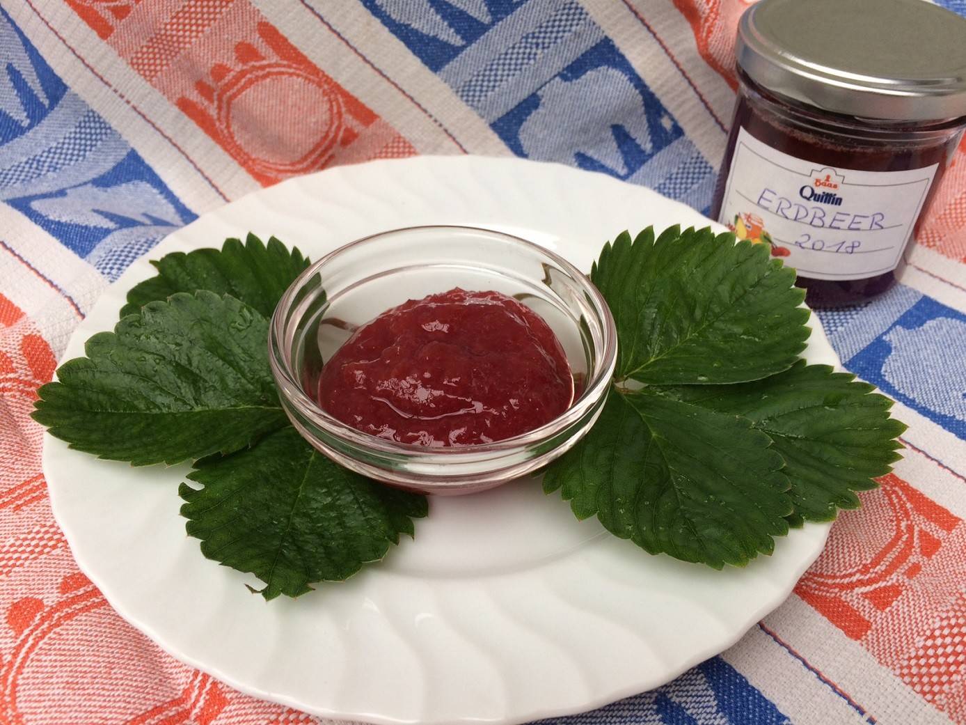 Erdbeermarmelade mit Erdbeerlikör Rezept - ichkoche.de Erdbeermarmelade mit Erdbeerlikör Rezept - ichkoche.de