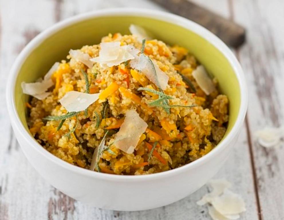 Quinoa-Risotto mit Grana und Salbei Quinoa-Risotto mit Grana und Salbei