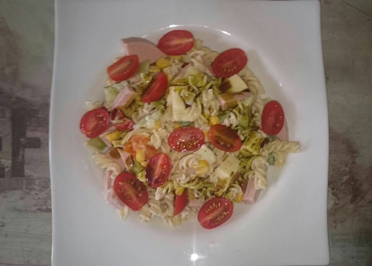 Nudel-Wurst-Salat Rezept - ichkoche.at Nudel-Wurst-Salat Rezept - ichkoche.at