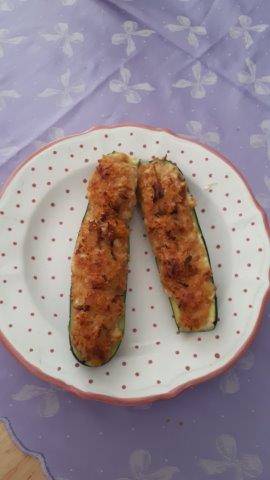 Zucchini mit Couscous und Thunfisch