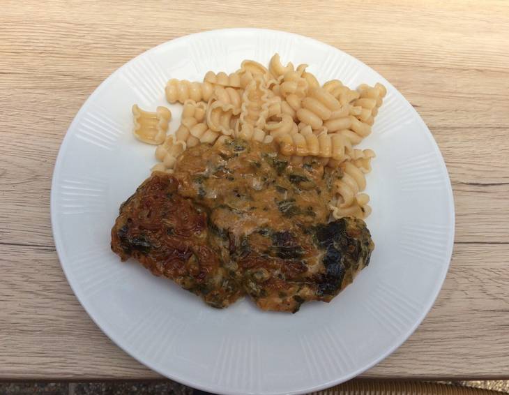 Putenfleisch mit Bärlauch und Zwiebel Putenfleisch mit Bärlauch und Zwiebel