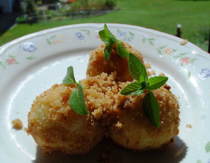 Marillenknödel  aus Topfenteig