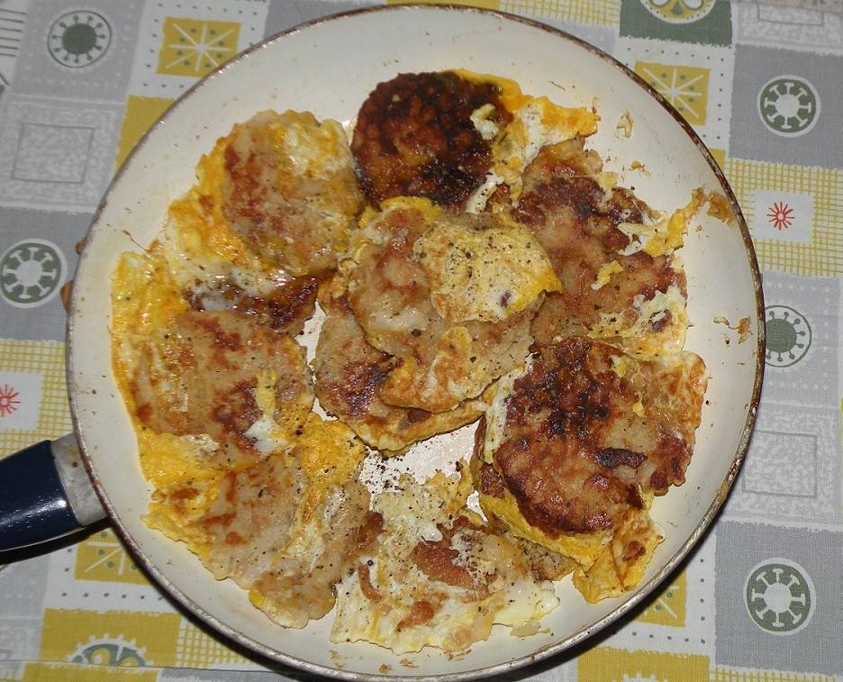 Kräuteromelette mit Paradeisern Rezept - ichkoche.at Kräuteromelette mit Paradeisern Rezept - ichkoche.at