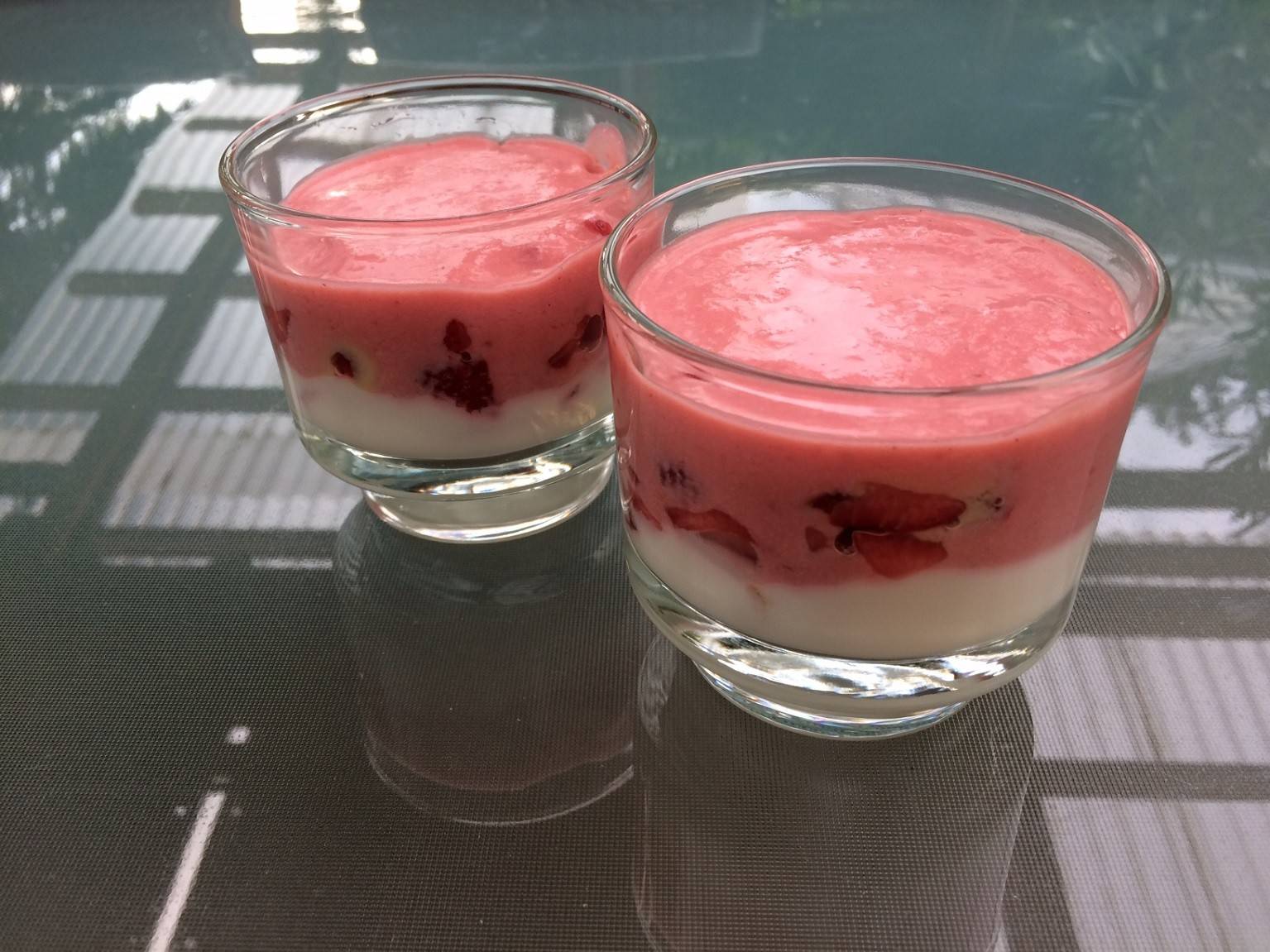 Erdbeercreme in Schichten Rezept - ichkoche.ch Erdbeercreme in Schichten Rezept - ichkoche.ch