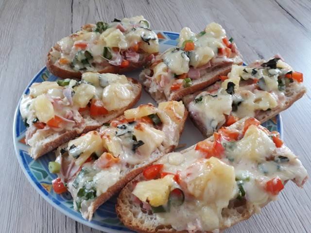 Ananas-Schinken-Baguettes Rezept - ichkoche.at Ananas-Schinken-Baguettes Rezept - ichkoche.at