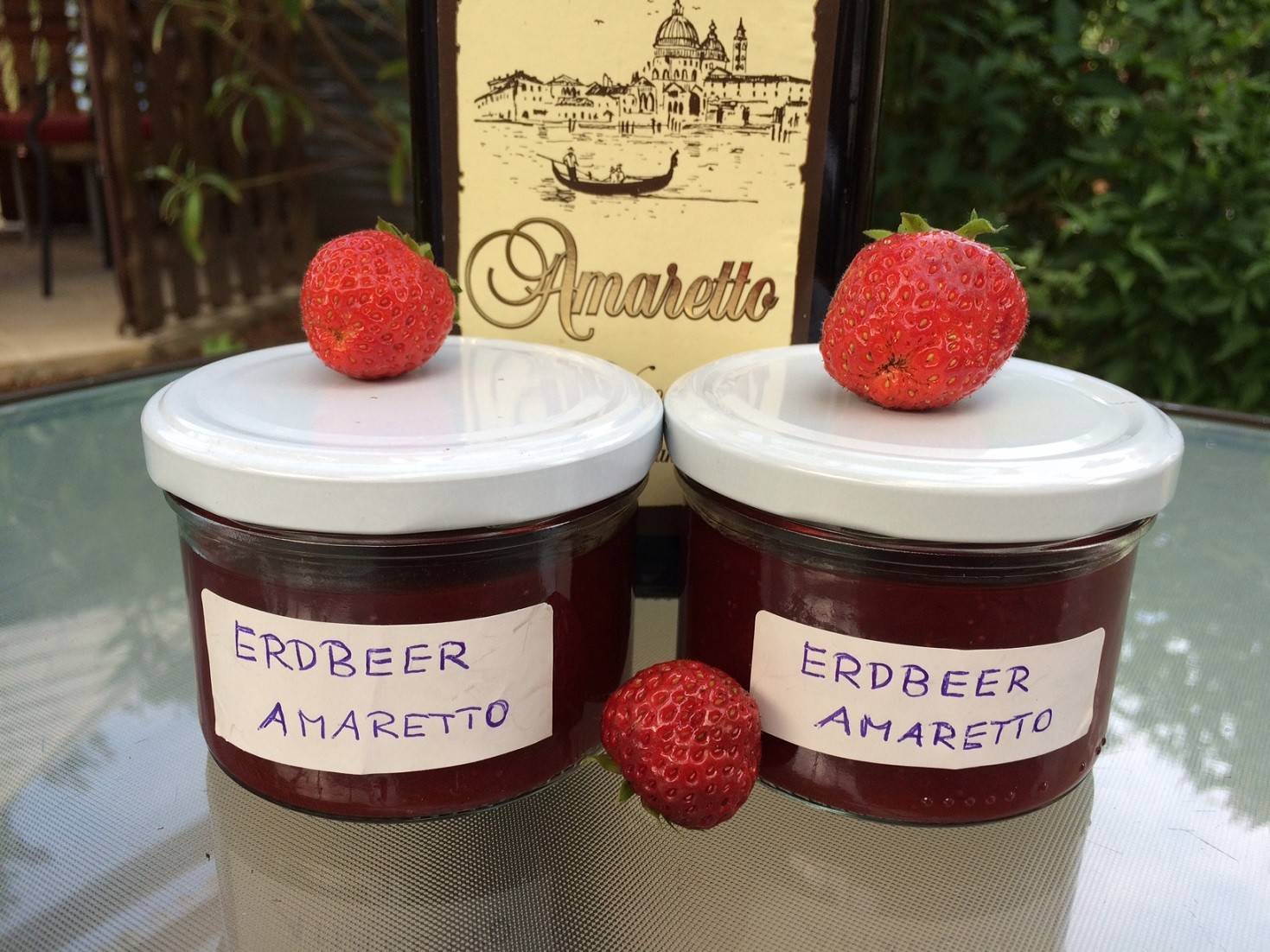 Erdbeer Amaretto-Marmelade Rezept - ichkoche.ch