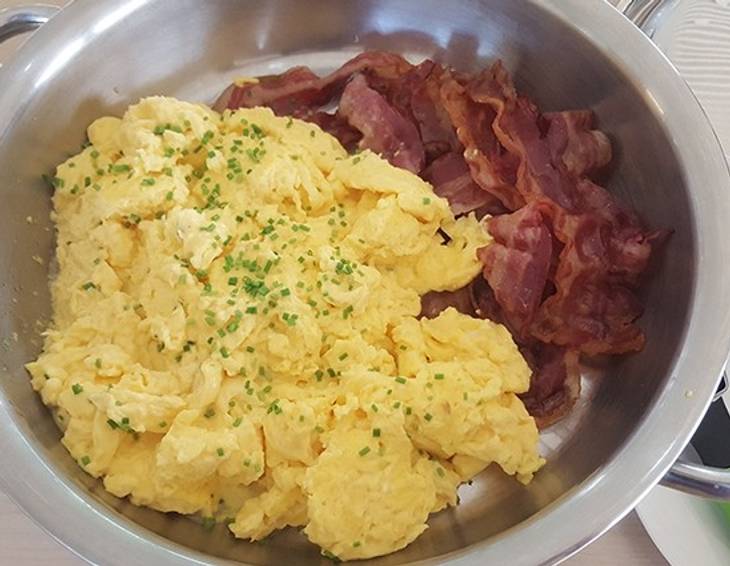 Käse-Eierspeis mit Speck Käse-Eierspeis mit Speck