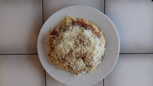 Nudeln mit Sauce Bolognese