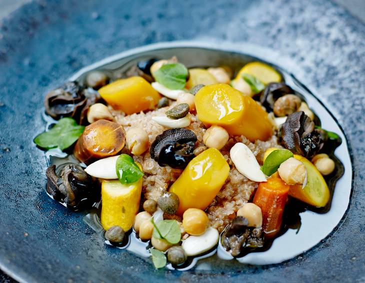 Dinkel-Couscous mit Schnecken, Zucchini und Karotten Dinkel-Couscous mit Schnecken, Zucchini und Karotten