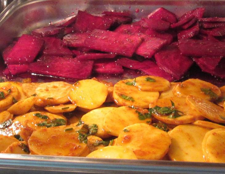 Rote Rüben und Kartoffeln aus dem Dampfgarer Rote Rüben und Kartoffeln aus dem Dampfgarer