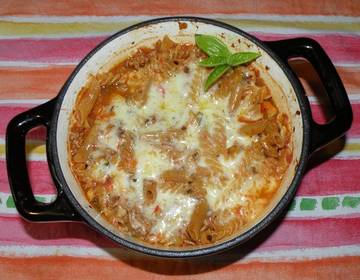Nudelauflauf Italienisch mit Sauce Bolognese Nudelauflauf Italienisch mit Sauce Bolognese