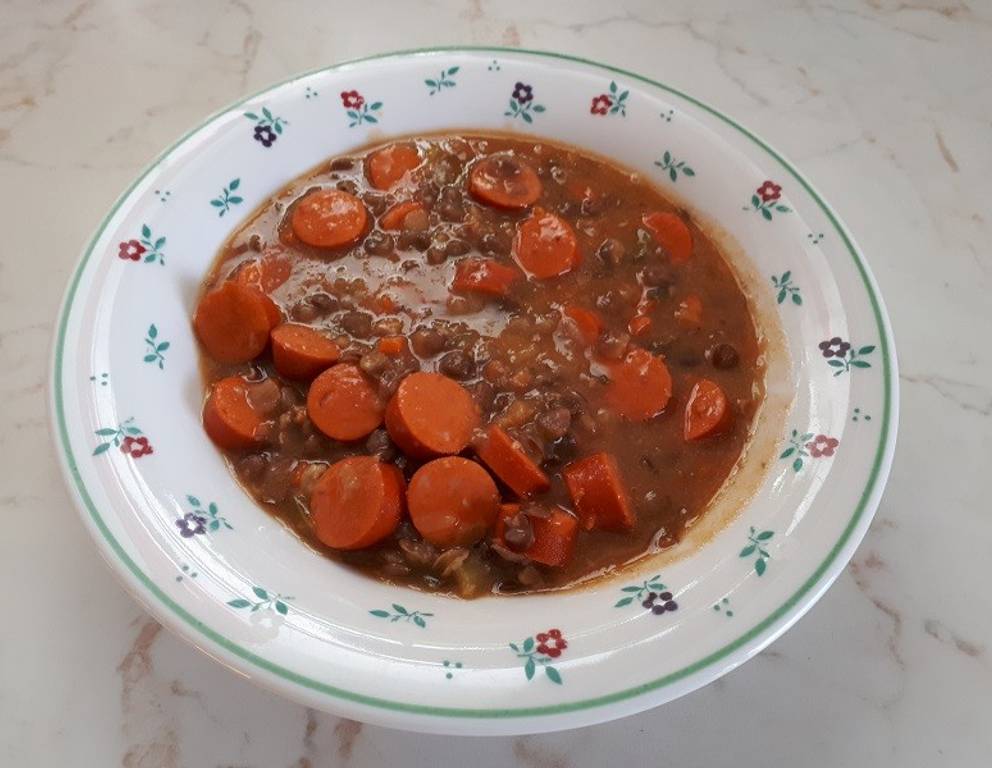 Linsensuppe mit Würstchen Linsensuppe mit Würstchen