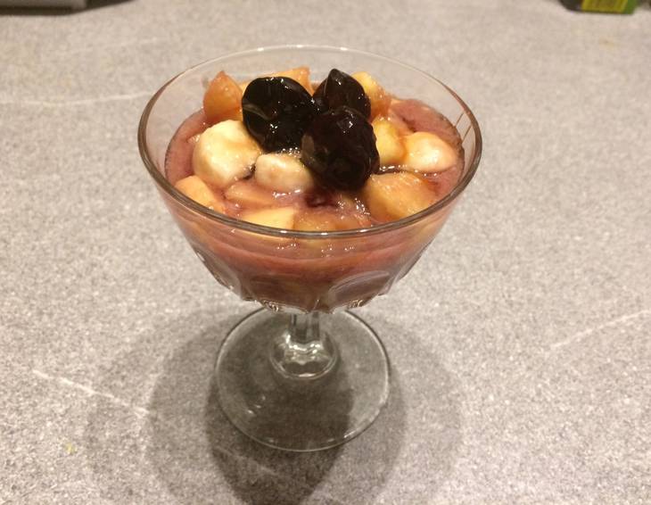 Südfrüchte-Obstsalat mit Pfiff Südfrüchte-Obstsalat mit Pfiff