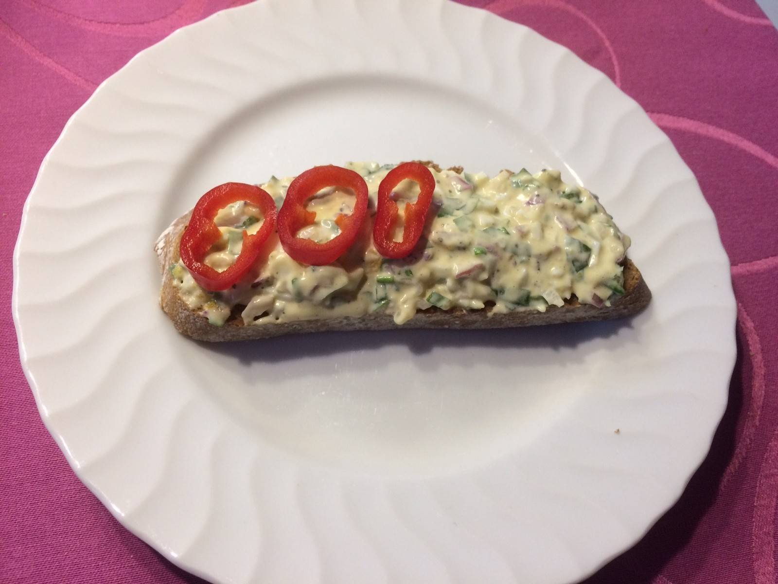 Eiaufstrich mit Basilikum Rezept - ichkoche