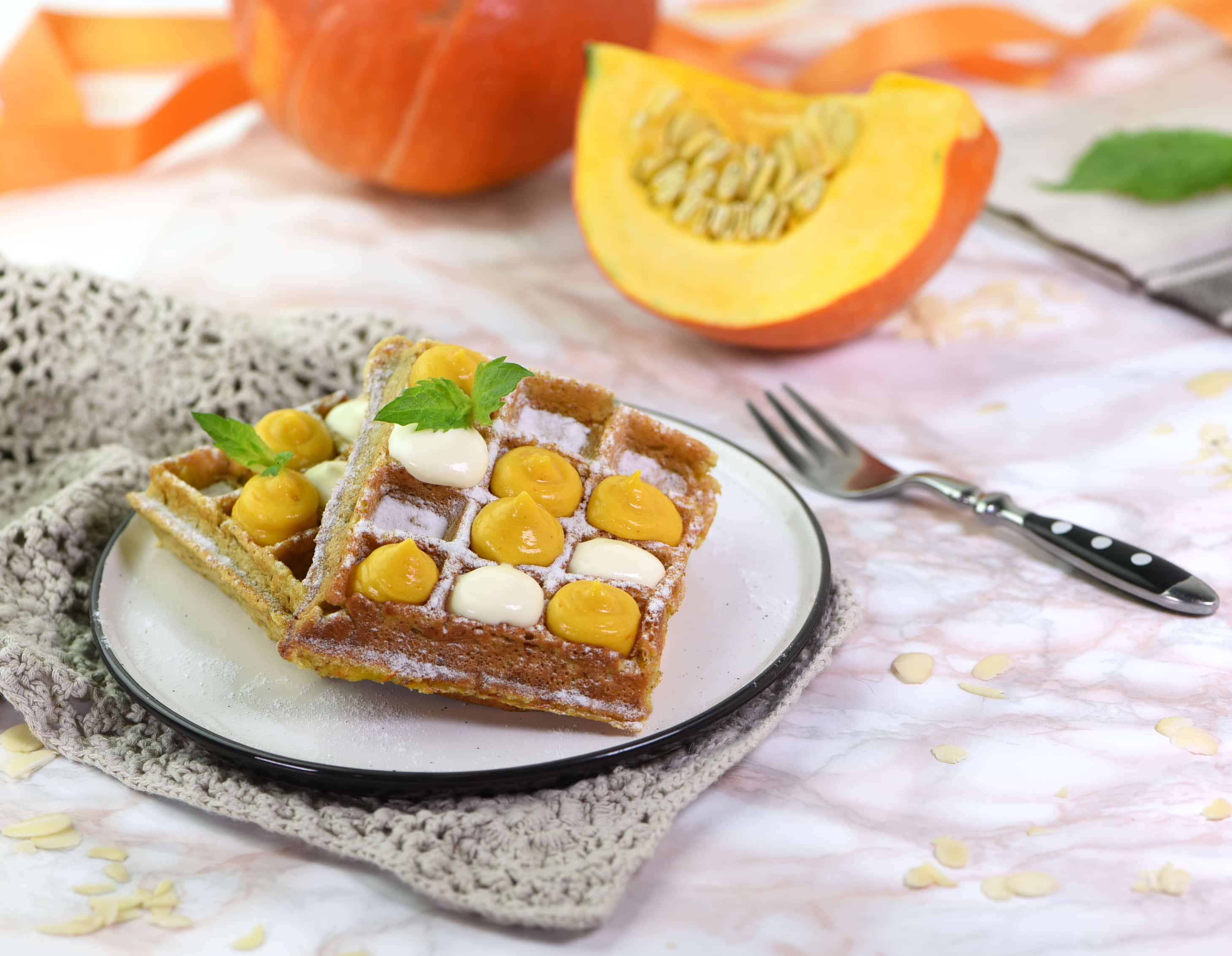 Kürbiswaffeln mit Vanille-Mandelcreme Rezept