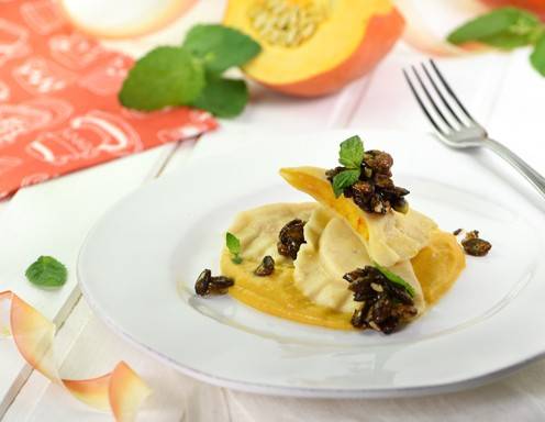 Süße Kürbistascherln mit knusprigen Kürbiskernen Rezept