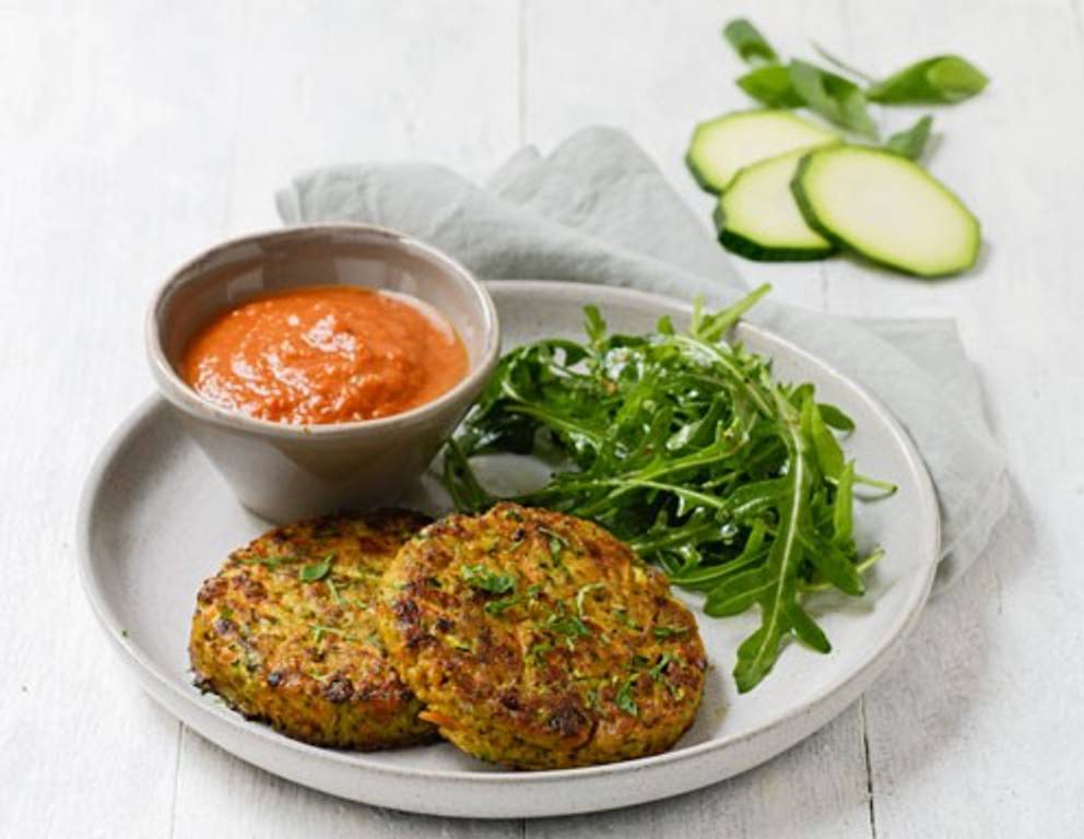 Gemüse-Couscous-Laibchen mit Gemüsecreme Gemüse-Couscous-Laibchen mit Gemüsecreme