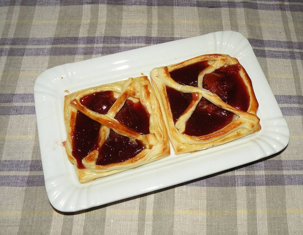 Hagebuttenschnitten Rezept - ichkoche.ch Hagebuttenschnitten Rezept - ichkoche.ch