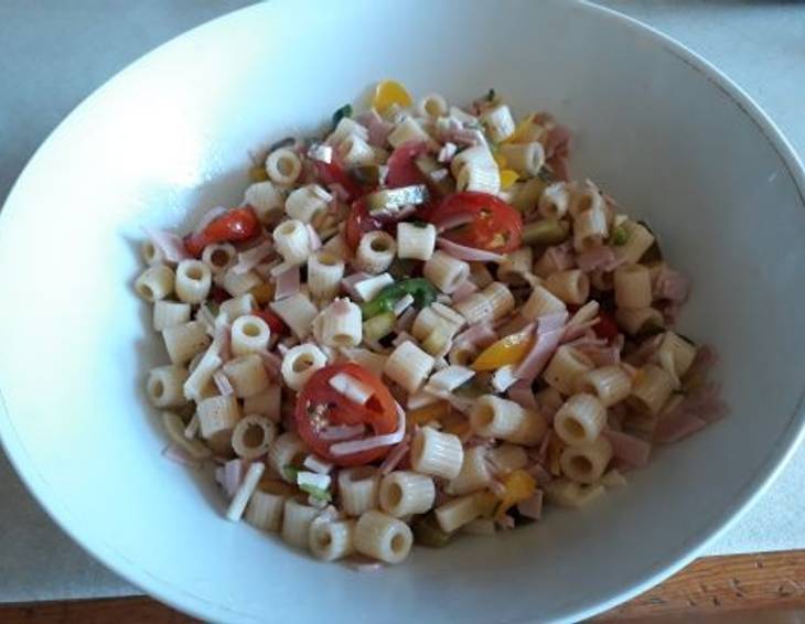 Pikanter Nudelsalat Pikanter Nudelsalat