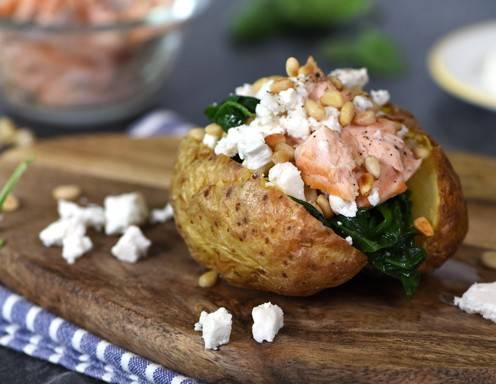 Ofenkartoffeln mit Lachs Spinat und Schafskäse