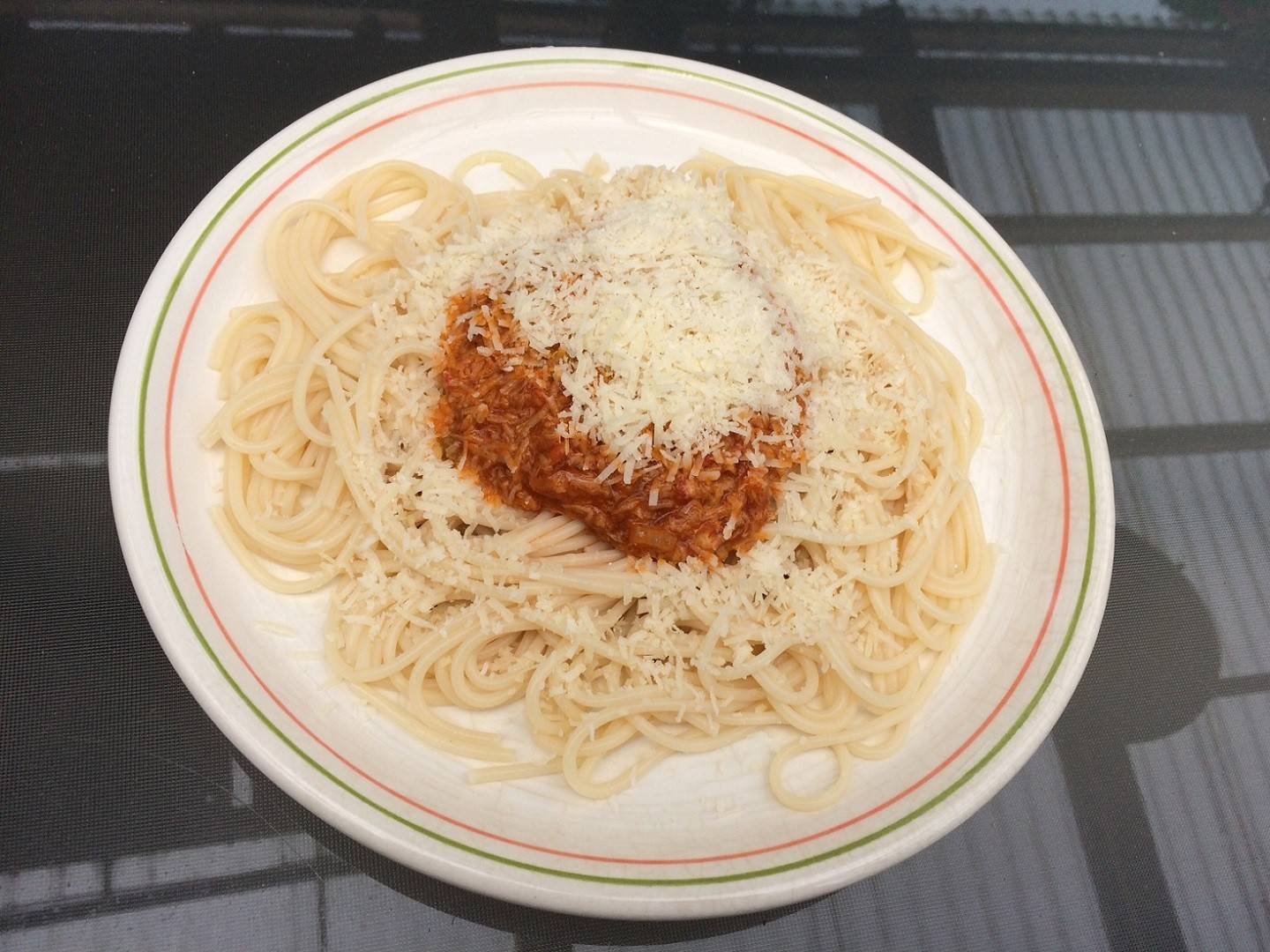 Thunfischspaghetti mit Pesto