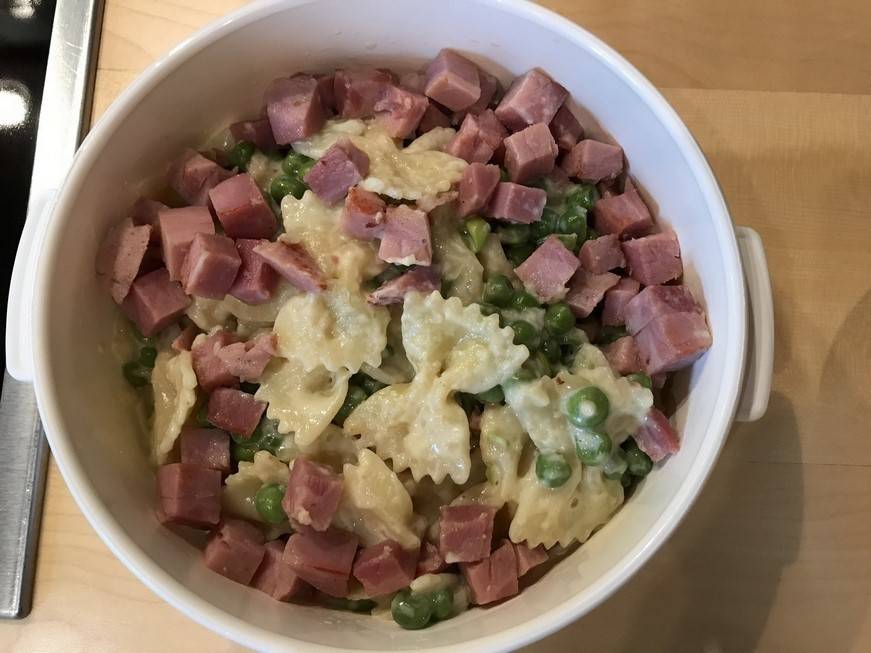 Pasta mit Schinken und Erbsen