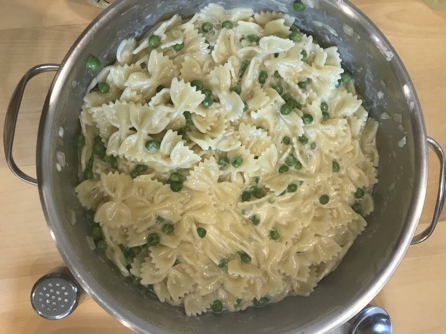 Pasta in Erbsen Rahmsauce