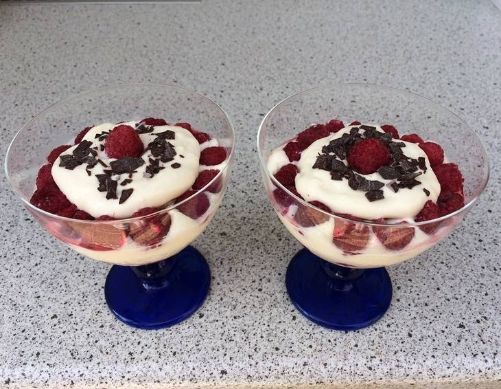 Himbeerdessert mit Joghurt