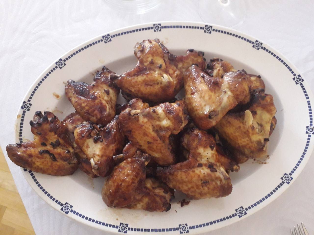 Chickenwings in Sesamöl-Sojasauce-Marinade