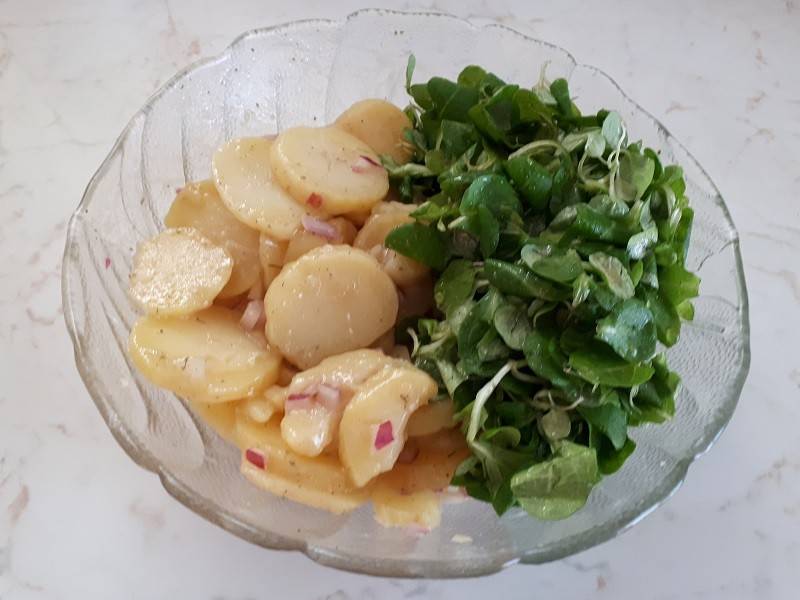 Erdapfel-Vogerlsalat Rezept - ichkoche.de Erdapfel-Vogerlsalat Rezept - ichkoche.de