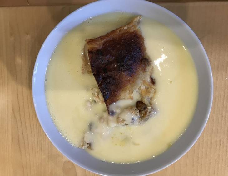 Milchrahmstrudel mit Vanillesauce