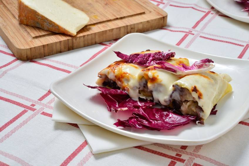 Überbackene Cannelloni mit Radicchio-Ricotta-Füllung