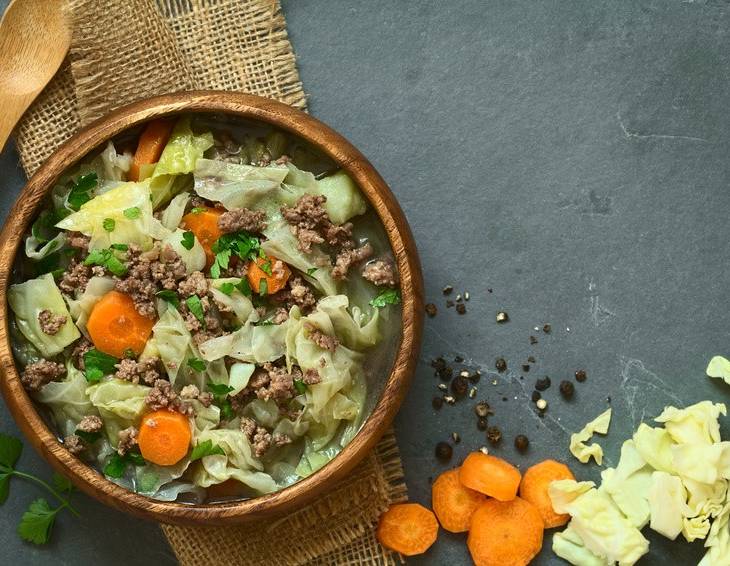 Kraut-Karotten-Eintopf mit Faschiertem Kraut-Karotten-Eintopf mit Faschiertem