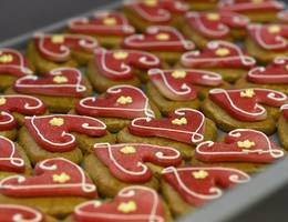 ...entzückende Herzerl mit Marzipan! ...entzückende Herzerl mit Marzipan!