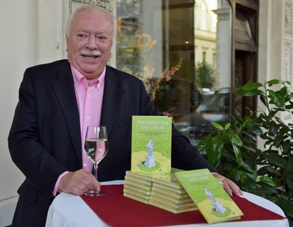 Michael Häupl mit seinem neuen Buch Michael Häupl mit seinem neuen Buch