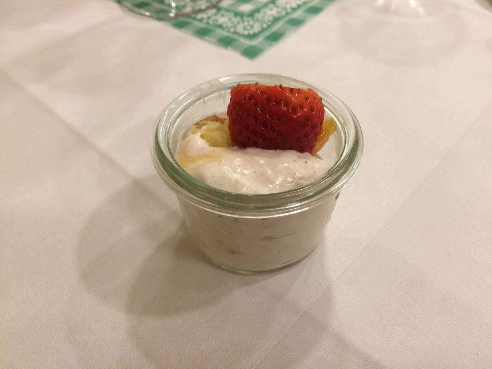 Erdbeercreme im Glas Rezept - ichkoche.de
