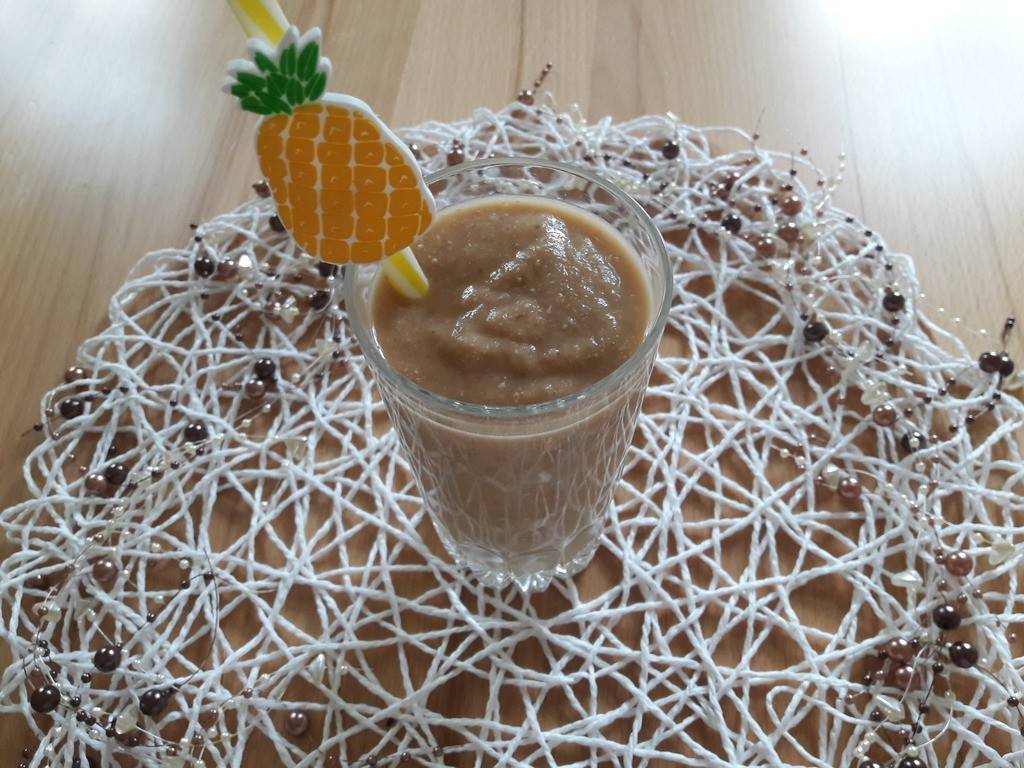 Apfel-Bananen-Haferflocken Smoothie