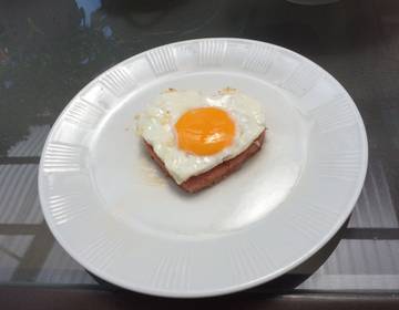 Spiegelei auf Leberkäse Spiegelei auf Leberkäse