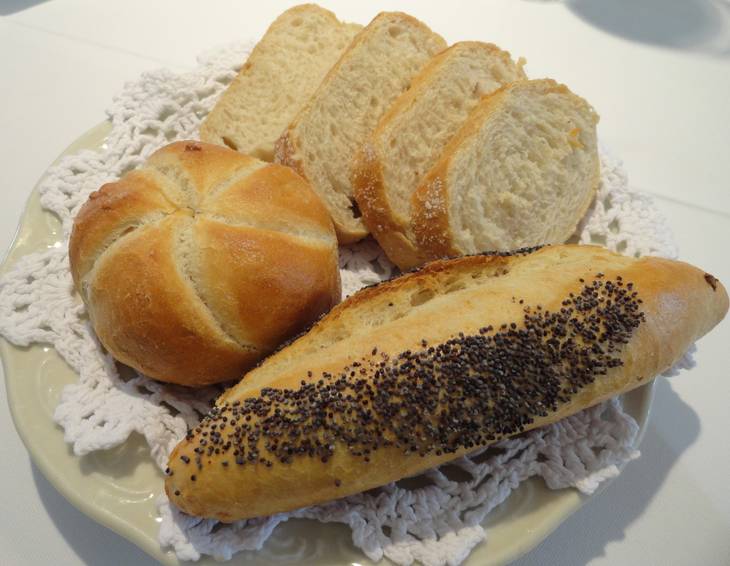 Baguette und Semmeln Baguette und Semmeln