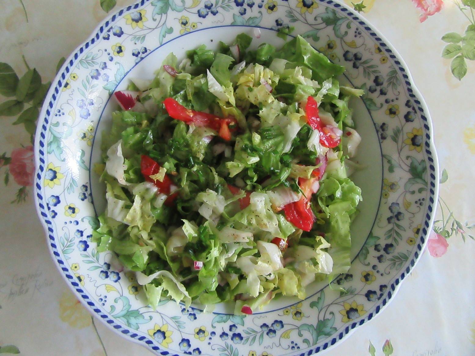 Endivien-Paradeiser-Salat
