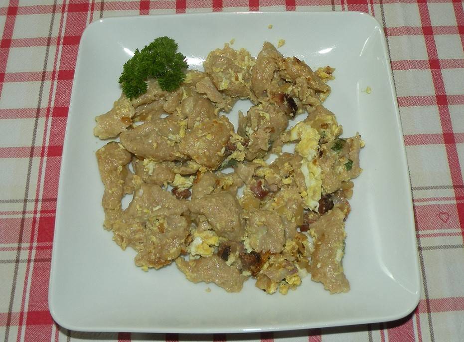 Vollkorn-Eiernockerln mit Speck