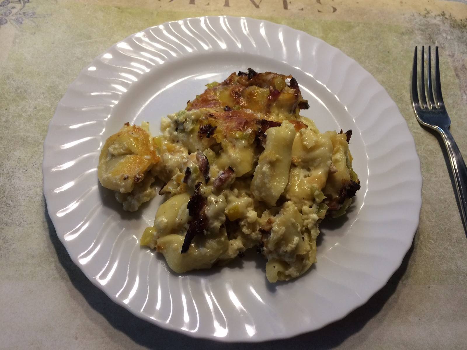 Auflauf mit Tortellini und Speck