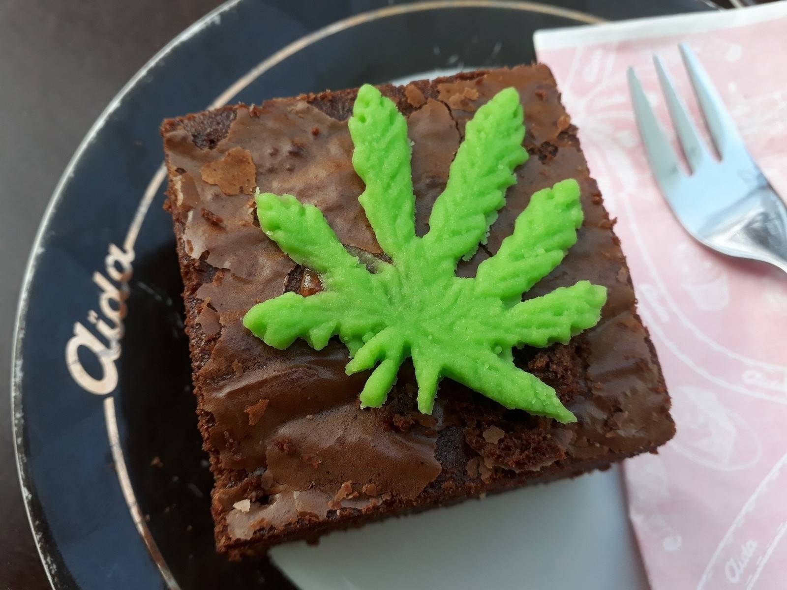 Die Neuigkeit im Hause Aida: Der "Orange Kush" (CBD) Brownie!