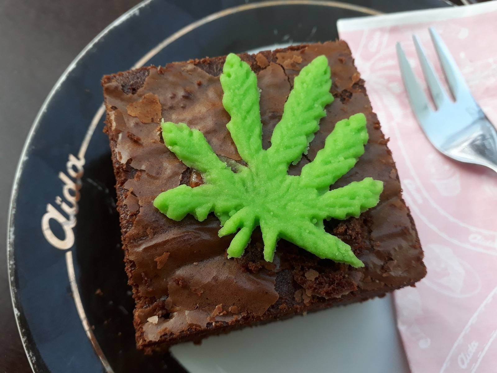 "Cannabis-Brownie" bei Aida